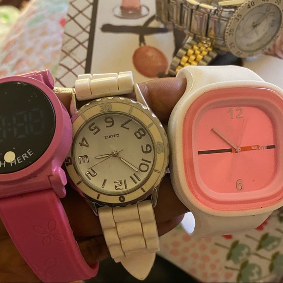 Watches - Picture 3 of 5